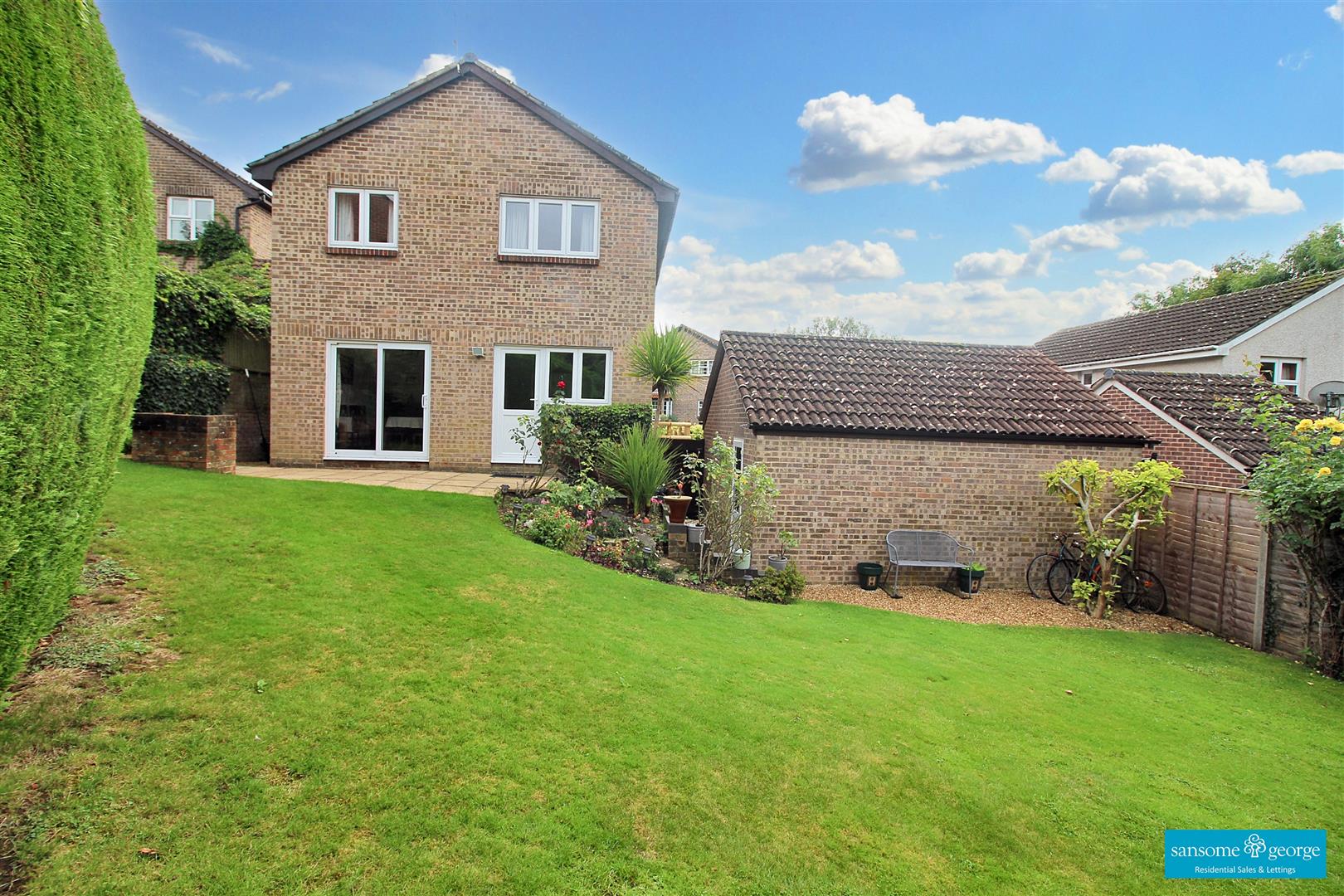 Treeton Close, Lower Earley